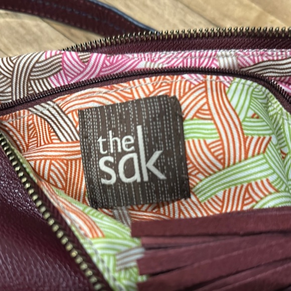 The Sak Maroon Leather and Suede Shoulder Bag - Picture 2 of 8